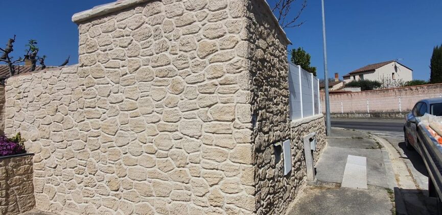 maçonnerie à Roquefort-la-Bédoule